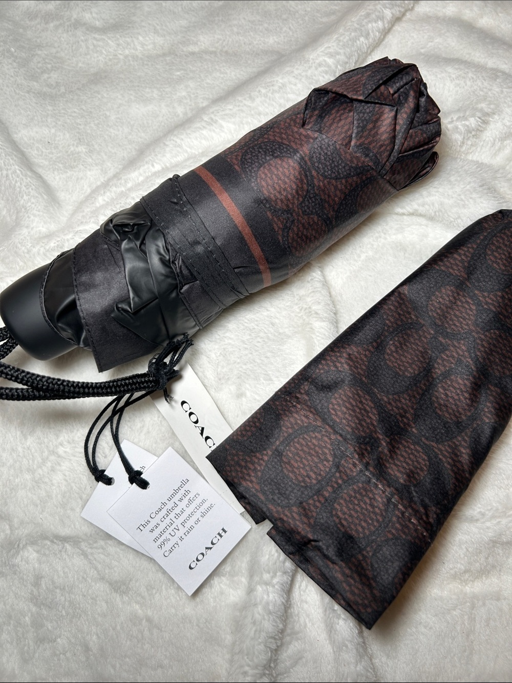 Coach compact umbrella in signature C pattern NWT - Picture 3 of 3